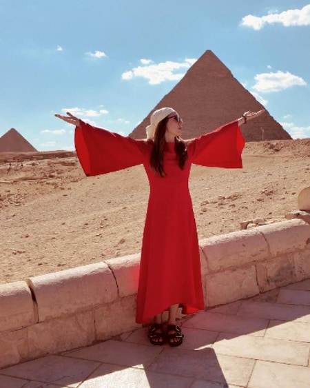 Julia in Arabia - Photo 8