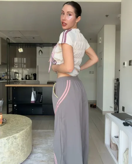 Julia - Photo 8