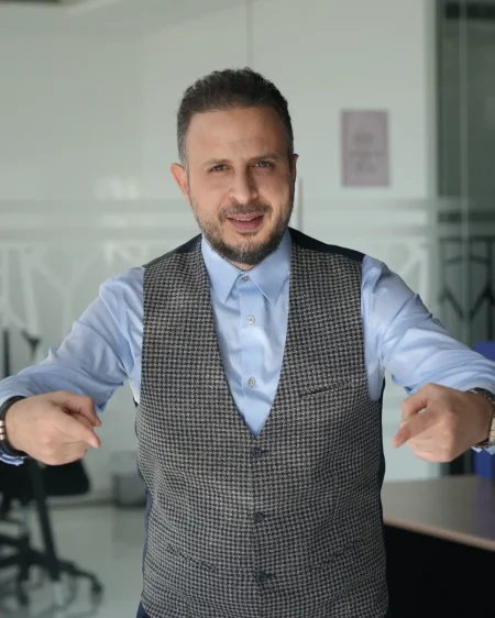 Dr. Amrou Aboubakr - Photo 2